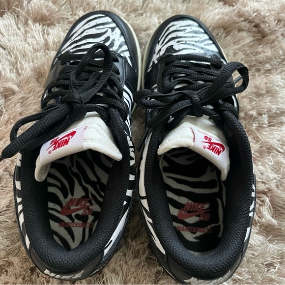 Quatersnacks x Dunk Low SB ‘ Little Debbie’s Zebra Cakes’ - Picture 6 of 11